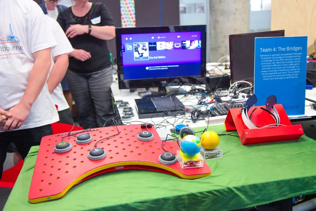 TOM-Melbourne_modular-gaming-controller_3