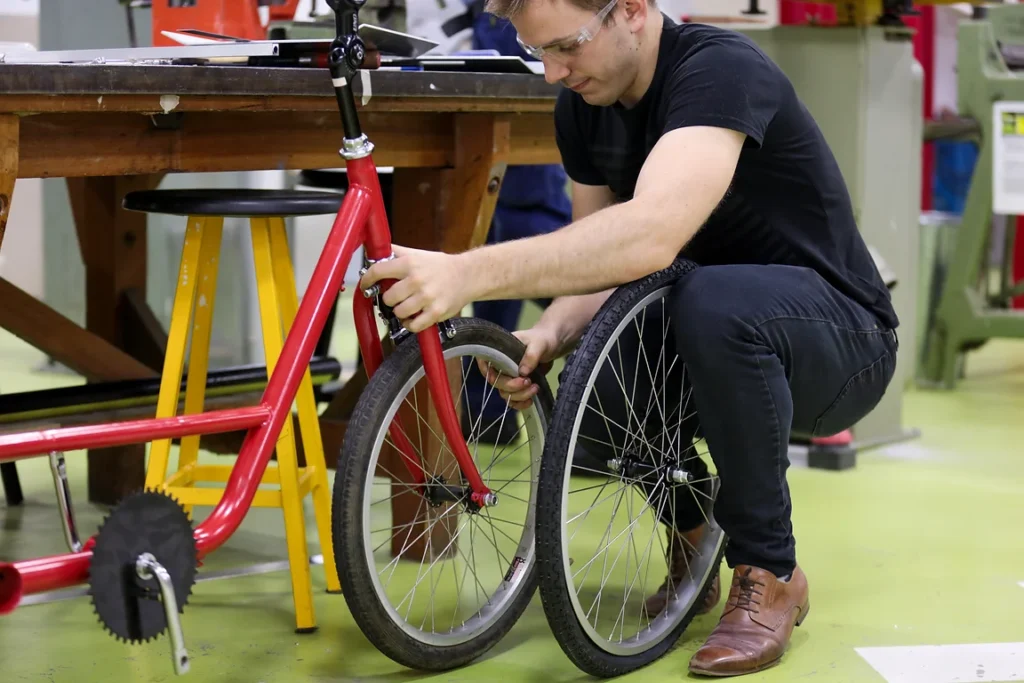 TOM-Melbourne_tricycle-for-quad-amputee_1