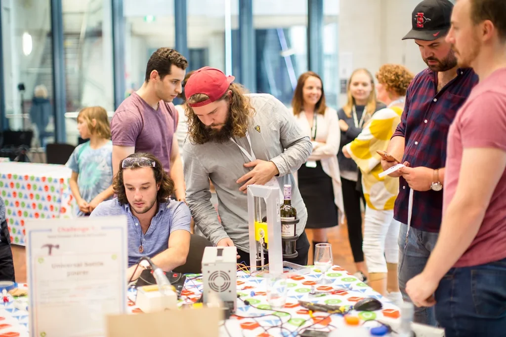 TOM-Melbourne_universal-bottle-pourer_1